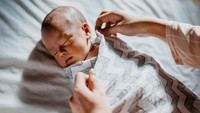Sering Bepergian Bawa Bayi? Selimut Multifungsi 6in1 Ini Bisa Jadi Andalan 