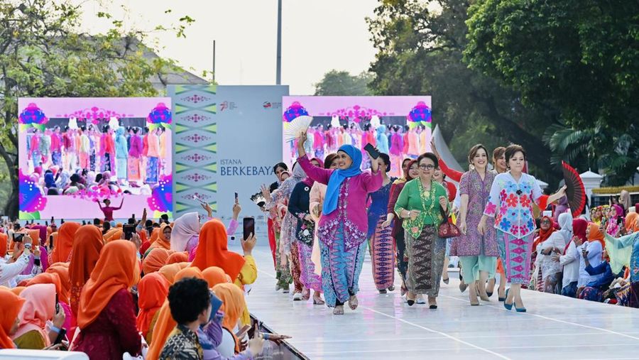 Istana Berkebaya baru pertama kali digelar di depan Istana Merdeka, Jakarta, pada Minggu sore, (6/8/2023). (Dok. Muchlis Jr - Biro Pers Sekretariat Presiden)