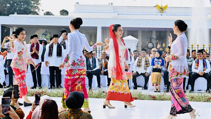 Istana Berkebaya baru pertama kali digelar di depan Istana Merdeka, Jakarta, pada Minggu sore, (6/8/2023). (Dok. Laily Rachev - Biro Pers Sekretariat Presiden)