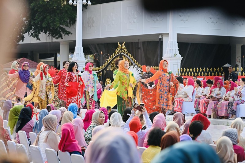 Istana Berkebaya baru pertama kali digelar di depan Istana Merdeka, Jakarta, pada Minggu sore, (6/8/2023). (Dok. Laily Rachev - Biro Pers Sekretariat Presiden)