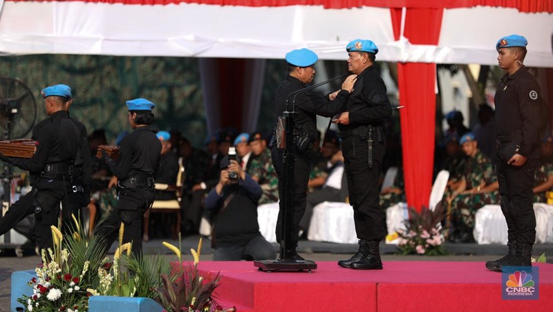 Panglima TNI Terima Brevet Kehormatan. (CNBC Indonesia/Tri Susilo)