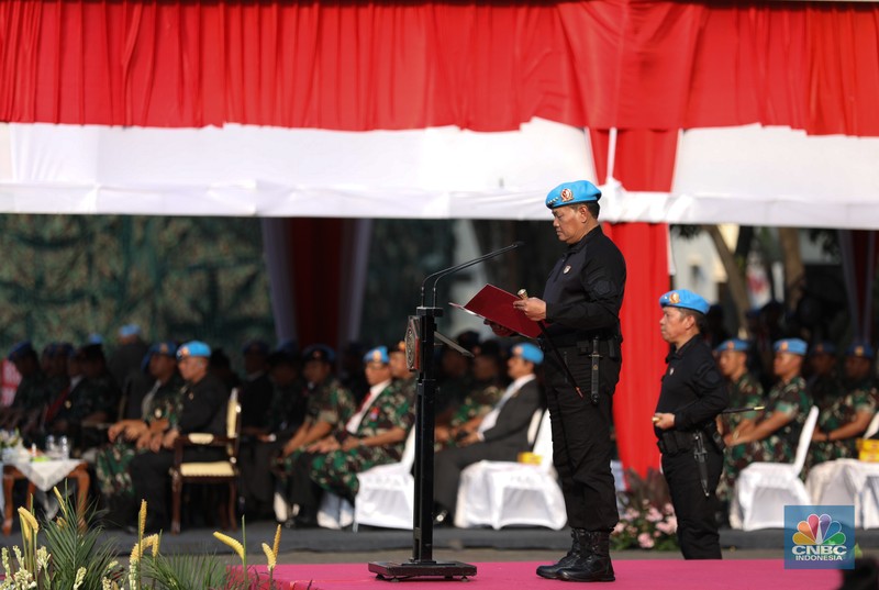 Panglima TNI Terima Brevet Kehormatan. (CNBC Indonesia/Tri Susilo) Panglima TNI Terima Brevet Kehormatan. (CNBC Indonesia/Tri Susilo)