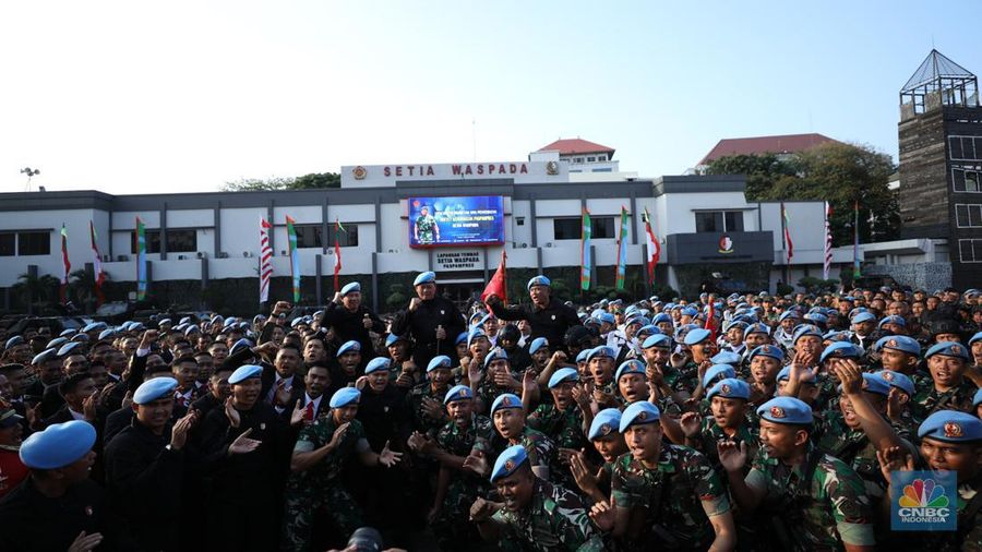 Panglima TNI Terima Brevet Kehormatan. (CNBC Indonesia/Tri Susilo) Panglima TNI Terima Brevet Kehormatan. (CNBC Indonesia/Tri Susilo)