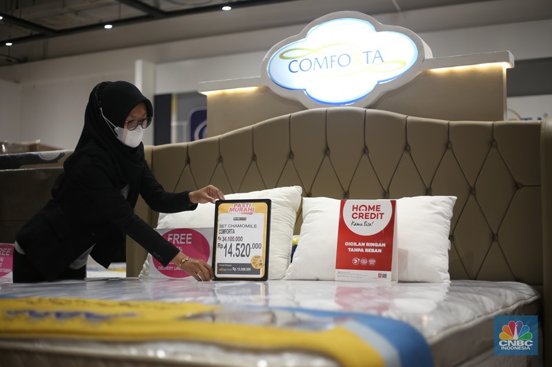Promo Aneka AC di Transmart Full Day Sale. (CNBC Indonesia/Tias Budiarto) Promo Aneka AC di Transmart Full Day Sale. (CNBC Indonesia/Tias Budiarto)