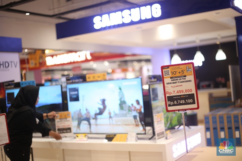 Promo Aneka AC di Transmart Full Day Sale. (CNBC Indonesia/Tias Budiarto) Promo Aneka AC di Transmart Full Day Sale. (CNBC Indonesia/Tias Budiarto)