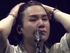 Suga BTS Tulis Tangan Permintaan Maaf karena Kendarai Skuter Sambil Mabuk