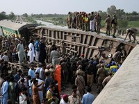 Potret Naas Kecelakaan Maut Kereta Ekspres Pakistan, 28 Tewas