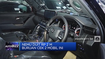 Adu Gagah Toyota Land Cruiser VXR Atau Lexus RX 300