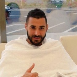Hijrah ke Arab Saudi, Karim Benzema Jalani Ibadah Umrah