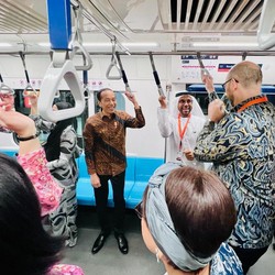 Bikin Dubes Asing Happy, Jokowi Ajak Naik MRT ke Kantor ASEAN