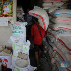 Pedagang Beras Cipinang 'Teriak' Minta Operasi Pasar, Kenapa?