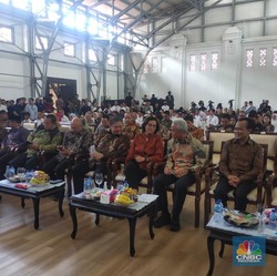 Melihat Akrabnya Ganjar, Sri Mulyani & Airlangga di Jakarta