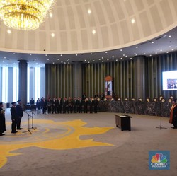Sah! MA Lantik Hasan Fawzi dan Agusman Jadi Komisioner OJK