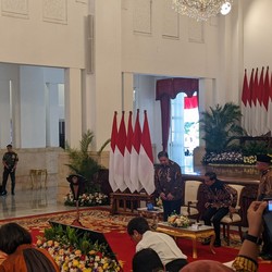 Jokowi Rapat Besar Bareng Sri Mulyani Cs, Bahas RAPBN 2024