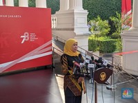 Tok! Jokowi Teken Keppres Pemberhentian Gubernur Jatim Khofifah