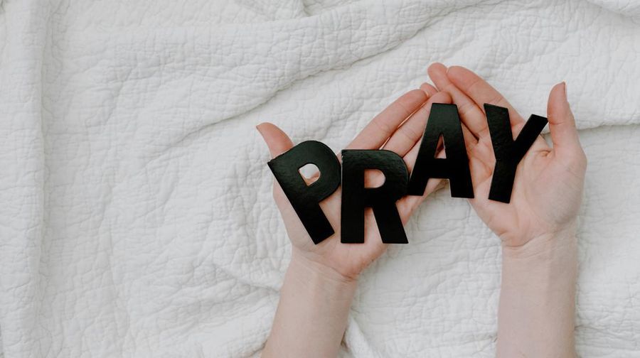 Ilustrasi Doa (Foto oleh Tara Winstead: https://www.pexels.com)