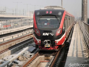 Penumpang LRT Diturunkan di Pancoran Gegara Gangguan, Butuh Perbaikan 1 Jam