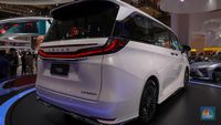 Keren! Ini Deretan Mobil Baru Yang Mejeng Di GIIAS 2023 - Foto 5