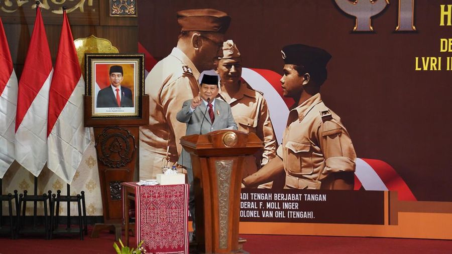 Menhan Prabowo dan Wali Kota Solo Gibran hadiri Hari Veteran Nasional di UNS/Dok: dokumentasi Tim Media Prabowo Subianto