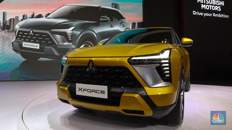 Mitsubishi kembali meluncurkan mobil Sport Utility Vehicle (SUV), yakni Mitsubishi XForce dalam pameran Gaikindo Indonesia International Auto Show (GIIAS) 2023 yang berlangsung di ICE BSD, City, Kamis (10/8/2023). (CNBC Indonesia/Faisal Rahman)