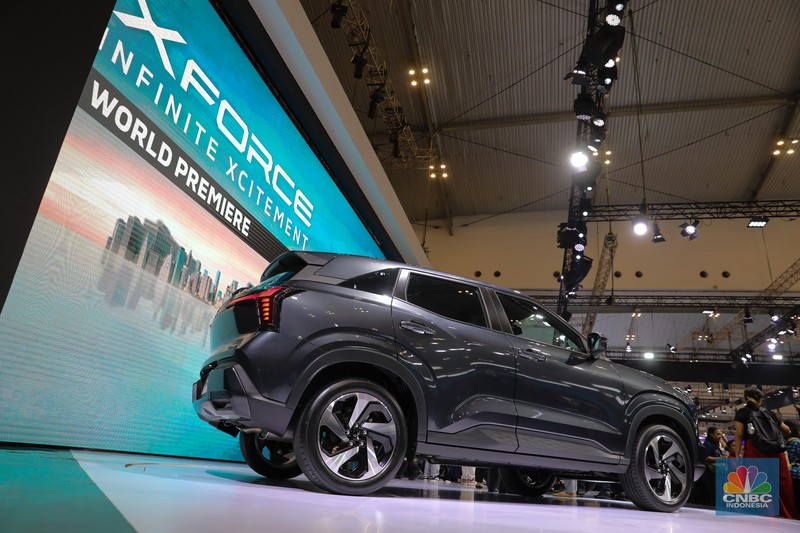 Mitsubishi kembali meluncurkan mobil Sport Utility Vehicle (SUV), yakni Mitsubishi XForce dalam pameran Gaikindo Indonesia International Auto Show (GIIAS) 2023 yang berlangsung di ICE BSD, City, Kamis (10/8/2023). (CNBC Indonesia/Faisal Rahman)