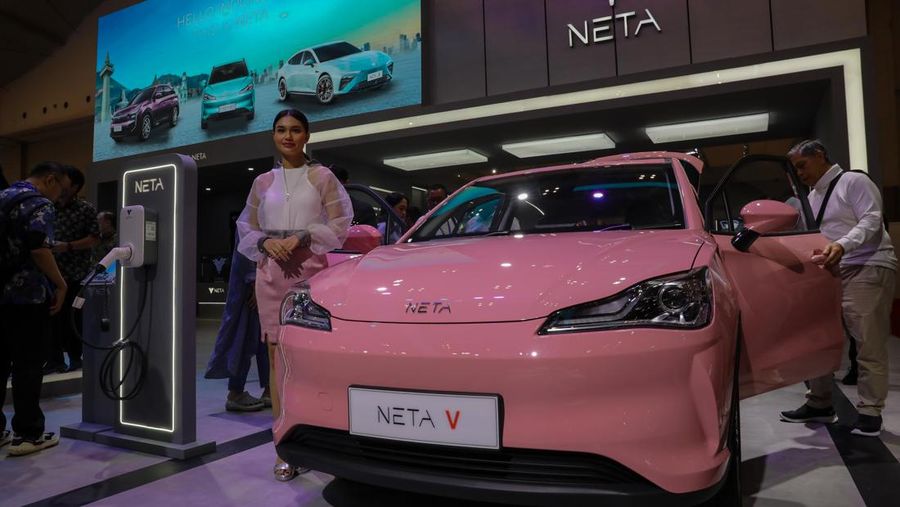 Mobil Lstrik Baru Pabrikan China Neta . (վ/Faisal Rahman)