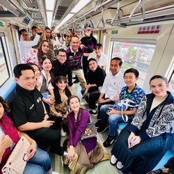 Momen Jokowi Ajak Cak Lontong Cs Jajal LRT Bekasi-Dukuh Atas