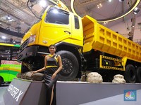 PT. Krama Yudha Tiga Berlian Motors (KTB), distributor resmi kendaraan niaga dari Mitsubishi Fuso di Indonesia, berpartisipasi di ajang pameran otomotif terbesar. KTB menampilkan sebanyak 60-unit Canter special edition sekaligus Merayakan ulang tahun