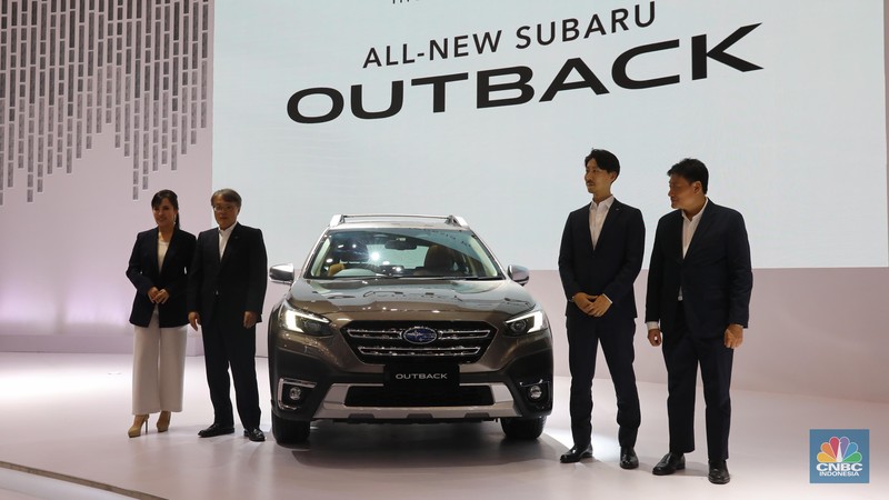 Meluncur di GIIAS 2023, Ini Wujud Alphard Hybrid. (CNBC Indonesia/Faisal Rahman) Meluncur di GIIAS 2023, Ini Wujud Alphard Hybrid. (CNBC Indonesia/Faisal Rahman)