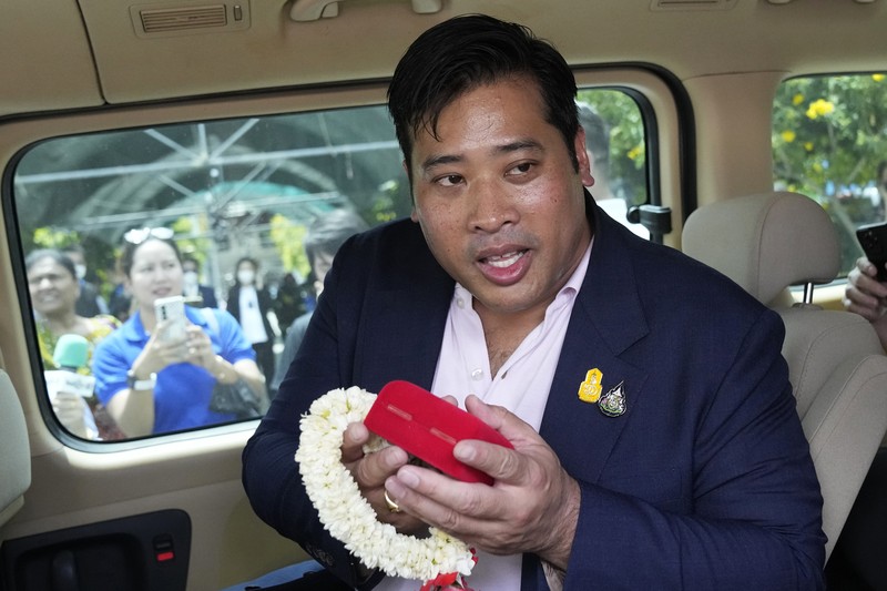 Vacharaesorn Vivacharawongse prays at a religious ceremony at Yannawa temple in Bangkok, Thailand, Thursday, Aug. 10, 2023. The estranged son of Thailand's King Maha Vajiralongkorn has made his surprise return to the country after 27 years of living abroad. (AP Photo/Sakchai Lalit)