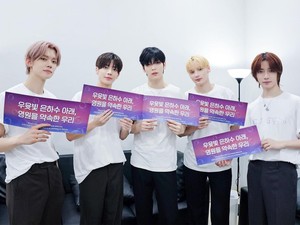 Terperangkap di Dunia Magis TXT di Konser  Jakarta