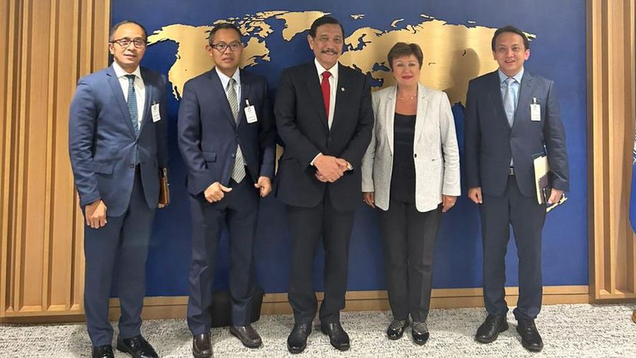 Menko Marves Luhut Binsar Pandjaitan bertemu dengan Managing Director IMF Kristalina Georgieva di AS. (Dok: Kemenko Marves)
