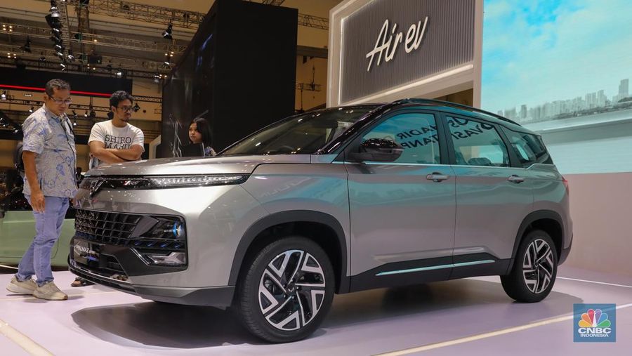 Meluncur di GIIAS 2023, Ini Wujud Alphard Hybrid. (CNBC Indonesia/Faisal Rahman)