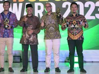Jalankan Program Berkelanjutan, WEGE Raih Penghargaan CSR