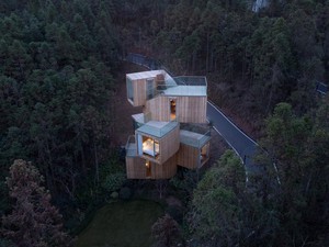 8 Rumah Ini Didirikan di Lokasi yang Tak Biasa, Kok Bisa Ya?