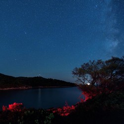 Benarkah Gempa & Meteor Jadi Pertanda Datangnya Malam Lailatul Qadar?