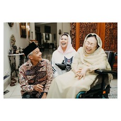 Tawa Ganjar Pranowo Bersama Istri Gusdur dan Yenny Wahid