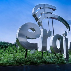 Perusahaan Malaysia Ini Divestasi di Bisnis Erajaya (ERAA)