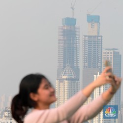 Polusi Jakarta Parah, Jokowi Minta Pekerja DKI WFH