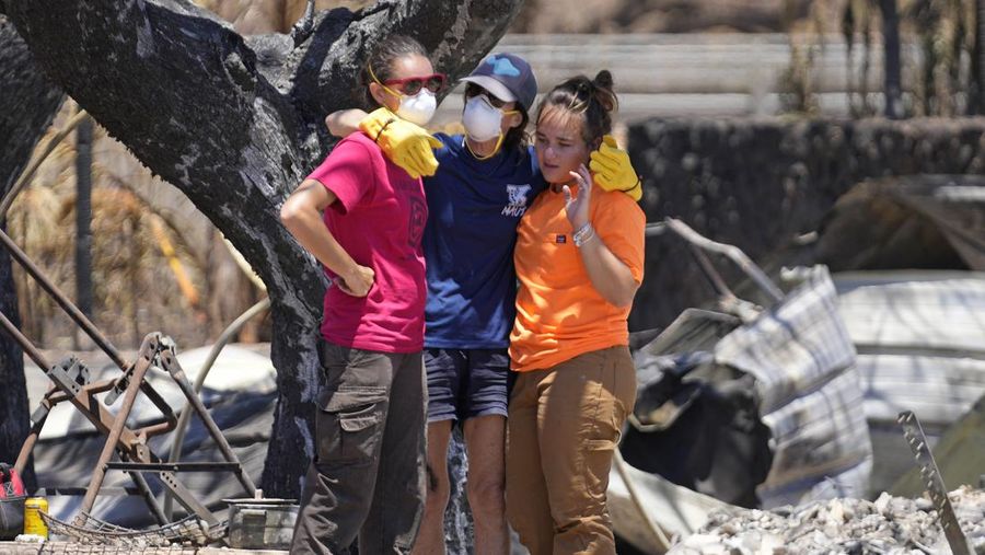Suasana haru korban kebakaran hutan di Hawaii. (AP/Rick Bowmer)