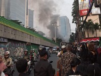 Breaking! Halte TransJakarta Tendean Kebakaran