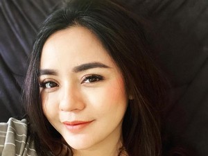 Gita Sinaga Lagi Dekat dengan Pria Bukan Artis, Bicara Soal Pernikahan