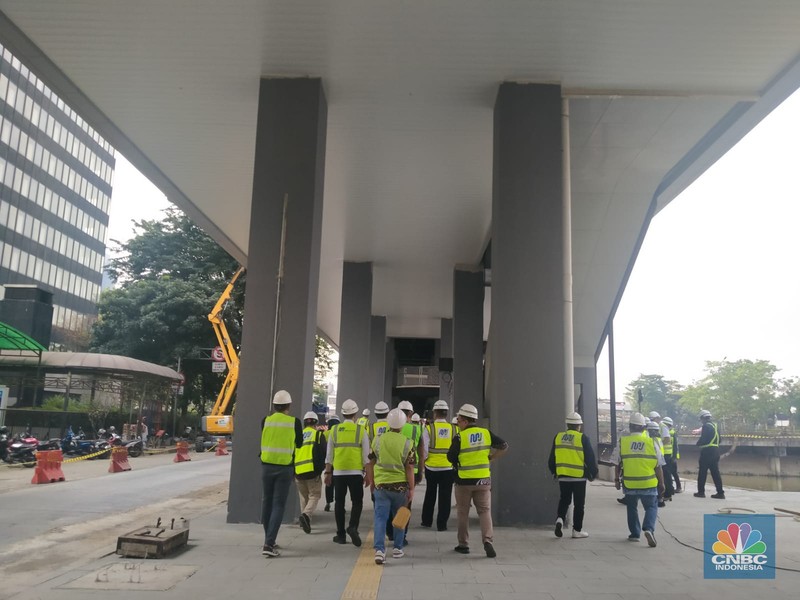 Pembangunan jembatan penyeberangan multiguna (JPM) Dukuh Atas Jakarta Pusat akan selesai konstruksi 20 Agustus 2023. Pembangunan jembatan penyeberangan multiguna (JPM) Dukuh Atas Jakarta Pusat akan selesai konstruksi 20 Agustus 2023. (²©²ÊÍøÕ¾/Suhendra)
