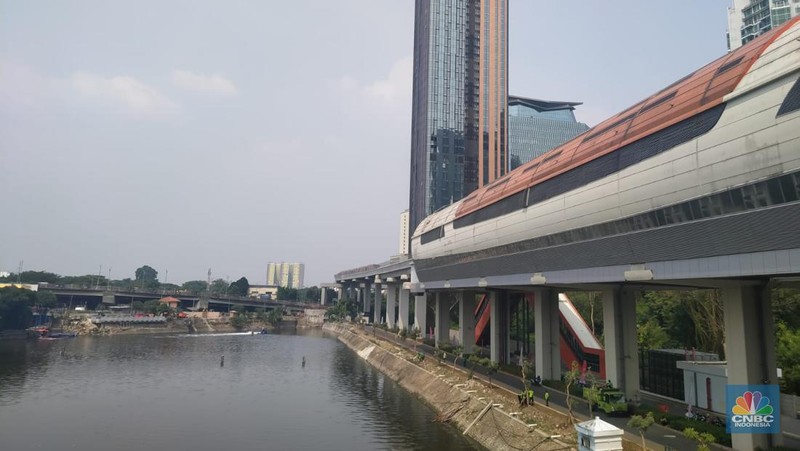 Pembangunan jembatan penyeberangan multiguna (JPM) Dukuh Atas Jakarta Pusat akan selesai konstruksi 20 Agustus 2023. (վ/Suhendra)