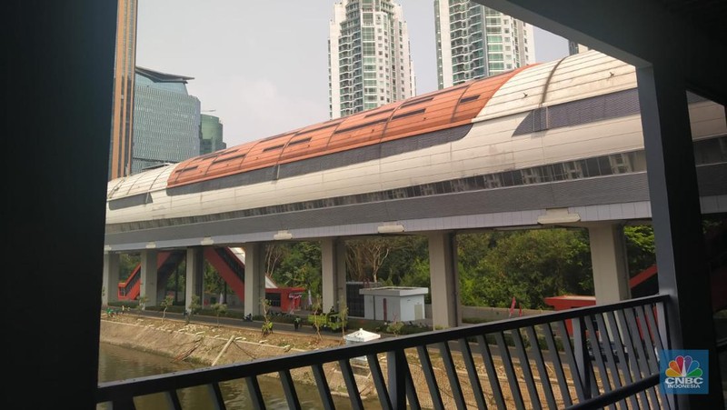 Pembangunan jembatan penyeberangan multiguna (JPM) Dukuh Atas Jakarta Pusat akan selesai konstruksi 20 Agustus 2023. (վ/Suhendra)