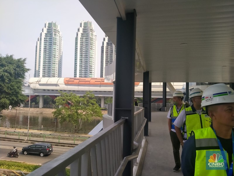 Pembangunan jembatan penyeberangan multiguna (JPM) Dukuh Atas Jakarta Pusat akan selesai konstruksi 20 Agustus 2023. Pembangunan jembatan penyeberangan multiguna (JPM) Dukuh Atas Jakarta Pusat akan selesai konstruksi 20 Agustus 2023. (²©²ÊÍøÕ¾/Suhendra)
