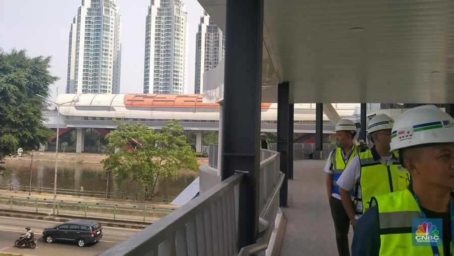 Pembangunan jembatan penyeberangan multiguna (JPM) Dukuh Atas Jakarta Pusat akan selesai konstruksi 20 Agustus 2023. (վ/Suhendra)