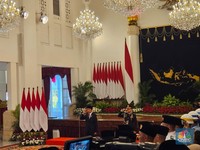 Resmi, Jokowi Kukuhkan 76 Anggota Paskibraka HUT ke-78 RI