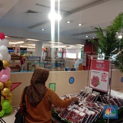 Cuma Hari Ini! Anggur & Buah Naga Diskon Gede di Transmart