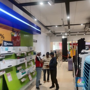 Pengunjung Mulai Serbu Pesta Diskon Transmart Full Day Sale